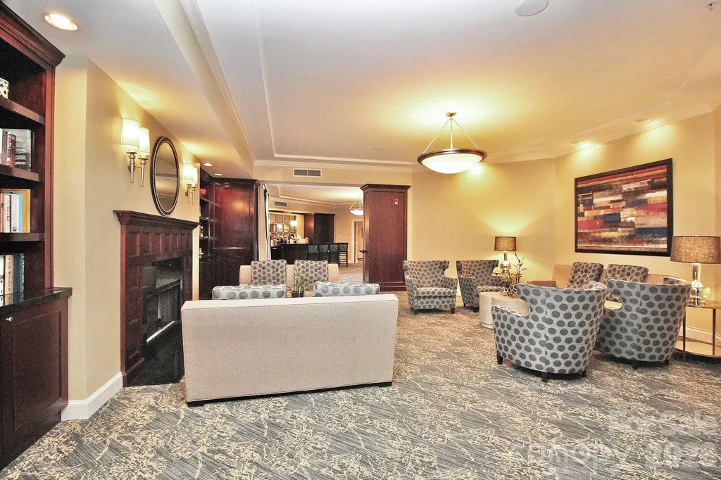 300 W 5th Street W Charlotte NC 28202