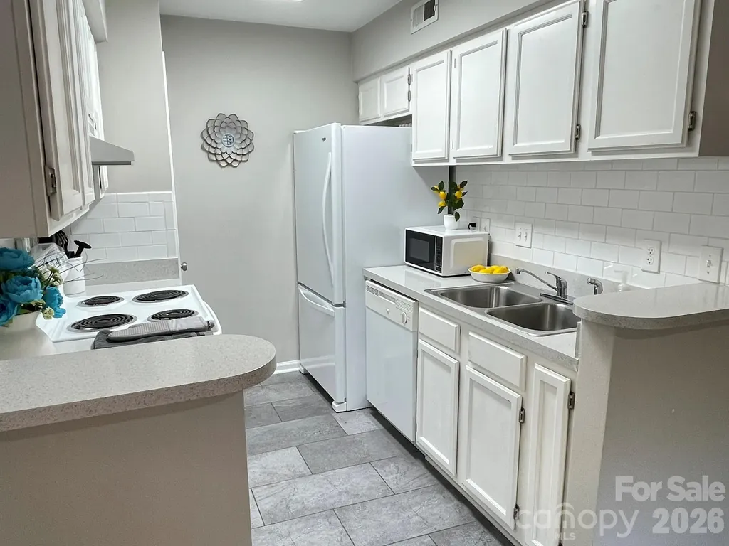 7236 Winery Lane Charlotte NC 28227