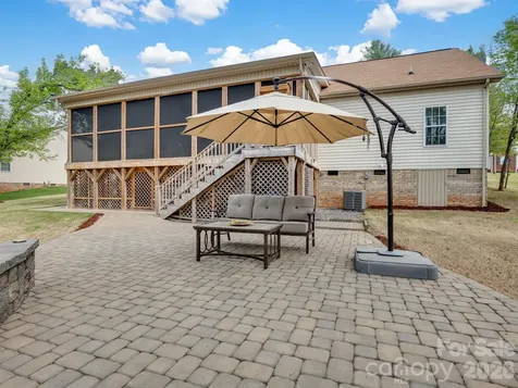 2235 Picnic Drive Newton NC 28658