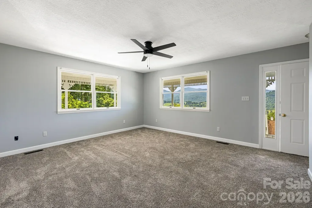 95 Friendship Road Burnsville NC 28714