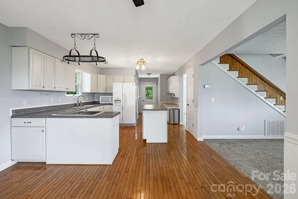 95 Friendship Road Burnsville NC 28714