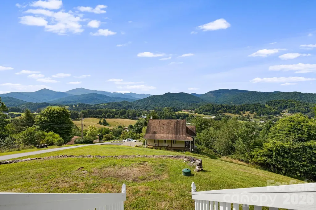 95 Friendship Road Burnsville NC 28714