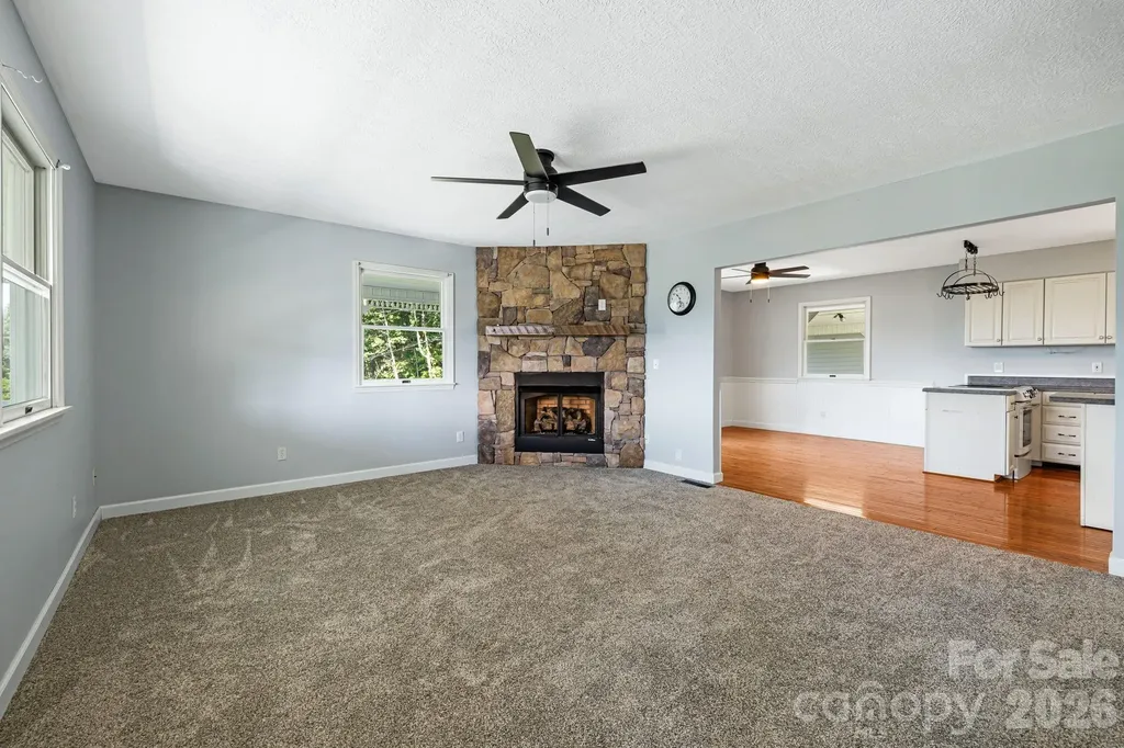95 Friendship Road Burnsville NC 28714