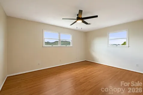 95 Friendship Road Burnsville NC 28714