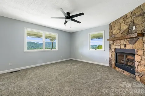 95 Friendship Road Burnsville NC 28714