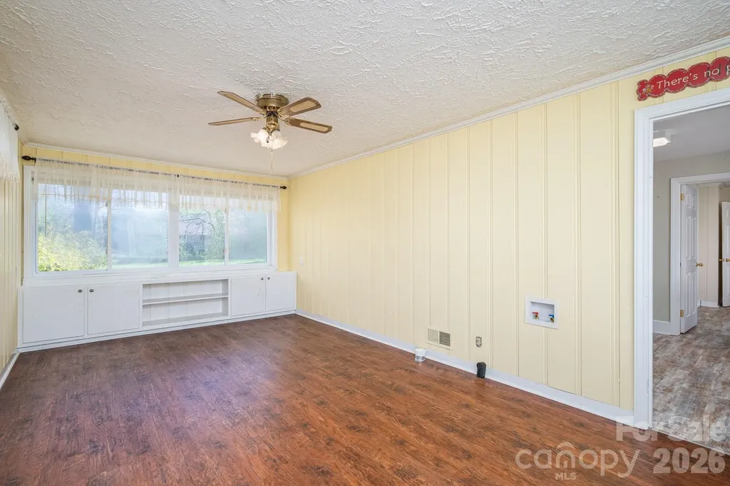 1606 Davis Park Road Gastonia NC 28052