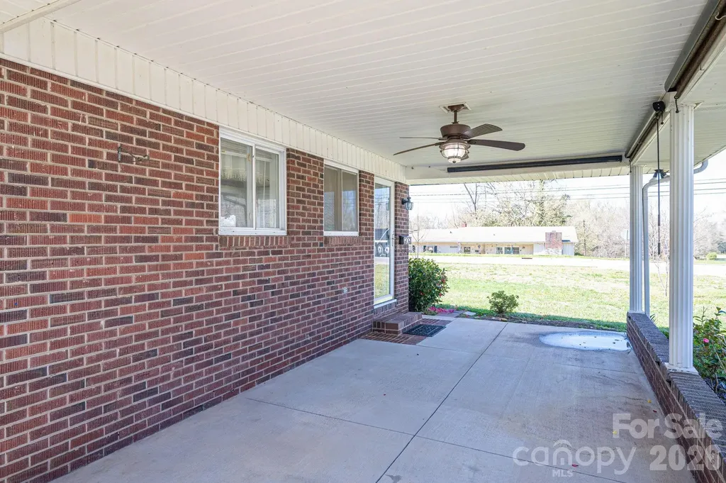 1606 Davis Park Road Gastonia NC 28052