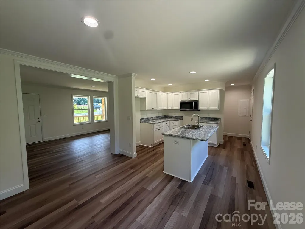 204 Oscelake Way Hendersonville NC 28739