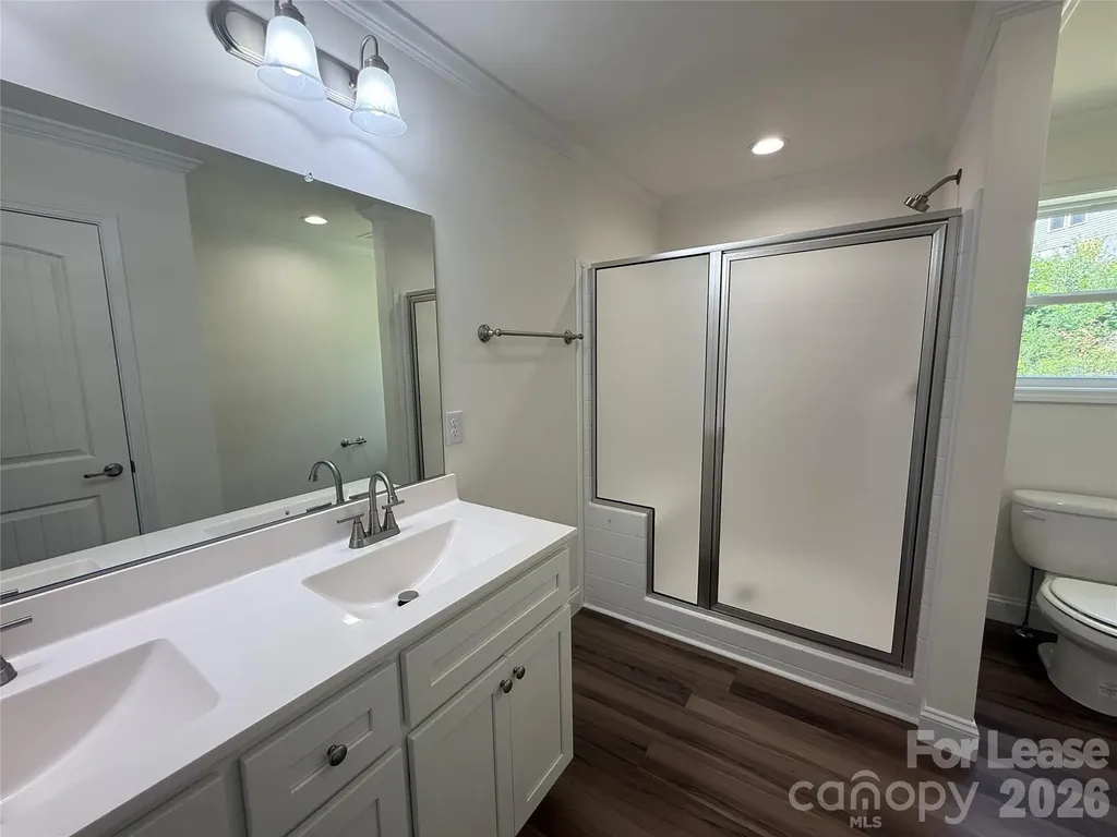 204 Oscelake Way Hendersonville NC 28739