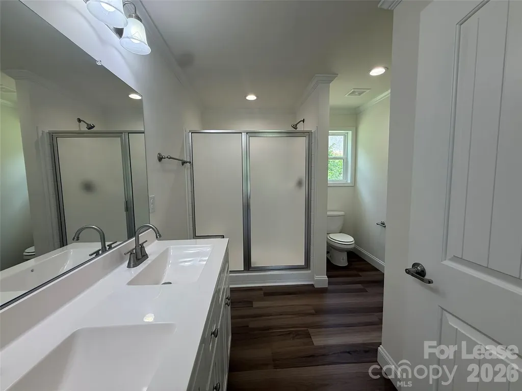 204 Oscelake Way Hendersonville NC 28739