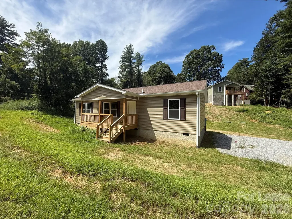 204 Oscelake Way Hendersonville NC 28739