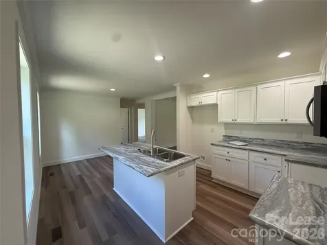 204 Oscelake Way Hendersonville NC 28739