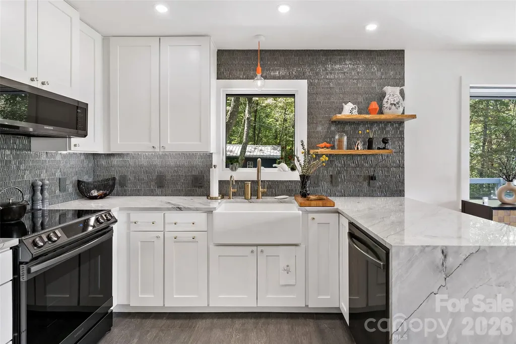 68 Lakey Gap Heights Black Mountain NC 28711