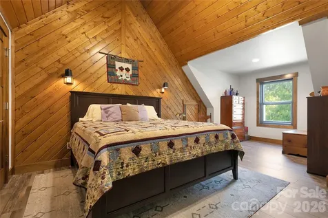 70 Unvdatlvi Court Brevard NC 28712