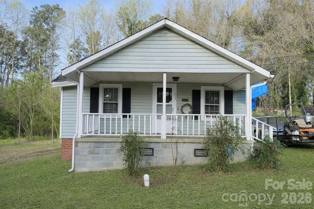 624 Blue Street Troy NC 27371