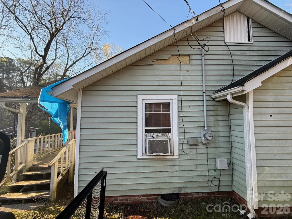 624 Blue Street Troy NC 27371