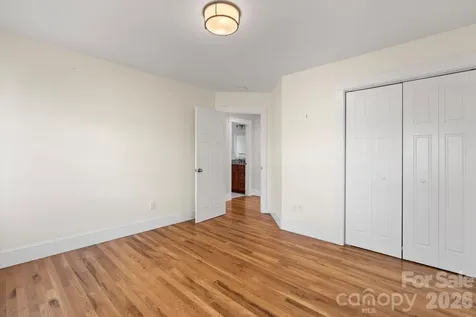 13 North Street Asheville NC 28801