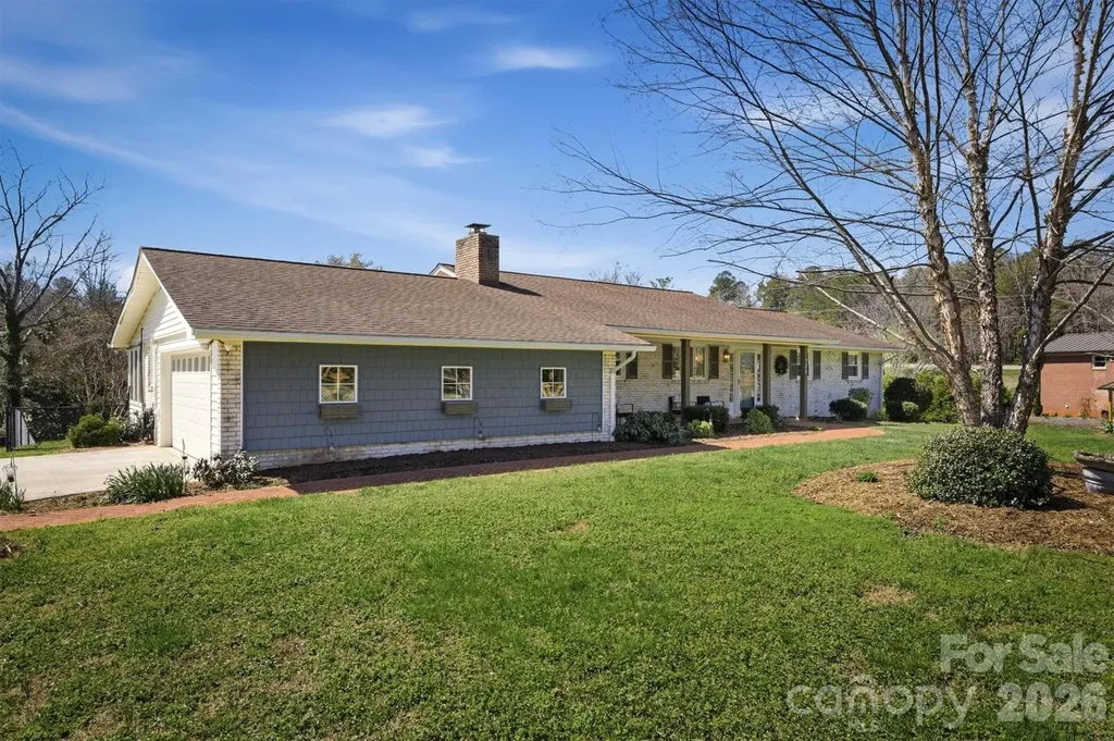 900 Magnolia Avenue NE Valdese NC 28690