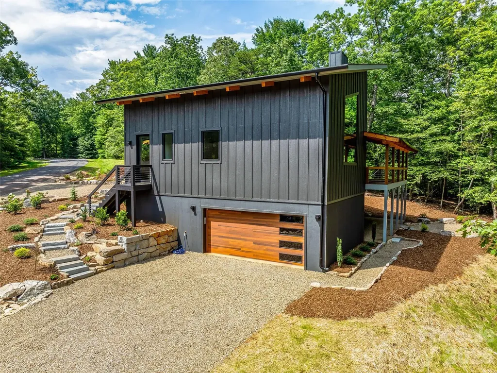 1180 West Lake Road Marion NC 28752
