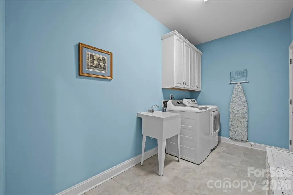 8020 Parknoll Drive Huntersville NC 28078