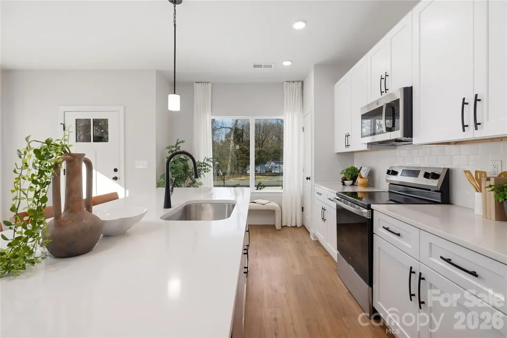 6016/6020 Paw Creek Road Charlotte NC 28214