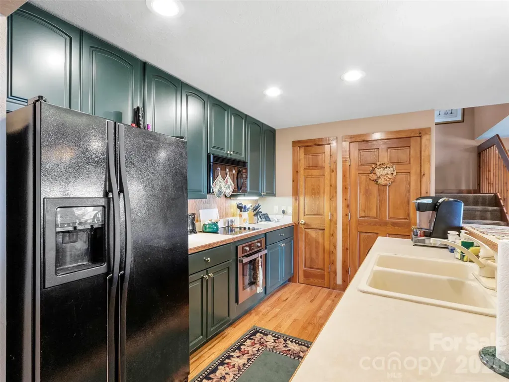 21 Ivy Ridge Road Burnsville NC 28714