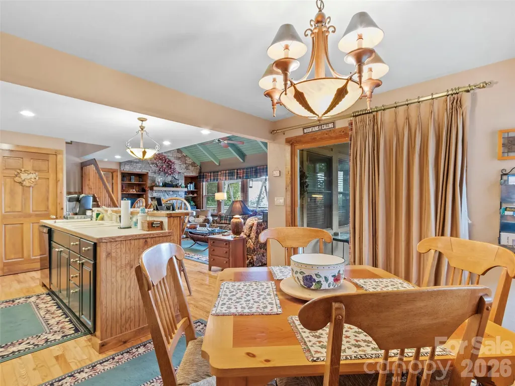 21 Ivy Ridge Road Burnsville NC 28714