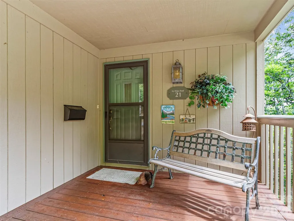 21 Ivy Ridge Road Burnsville NC 28714
