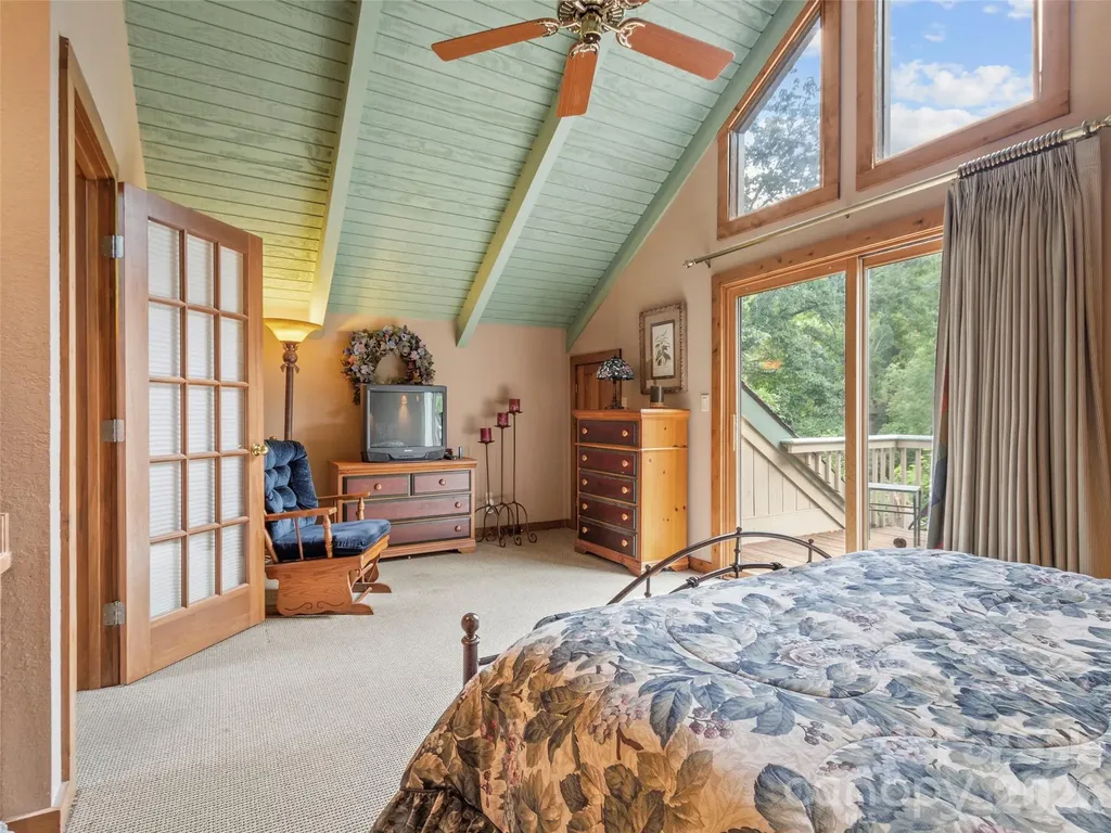21 Ivy Ridge Road Burnsville NC 28714