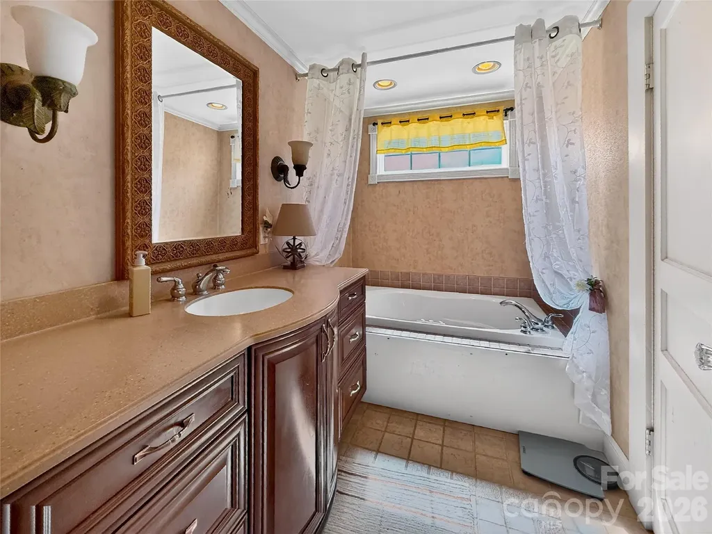 192 W Court Street Rutherfordton NC 28139