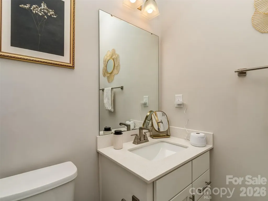 1033 Simcoe Lane Charlotte NC 28217