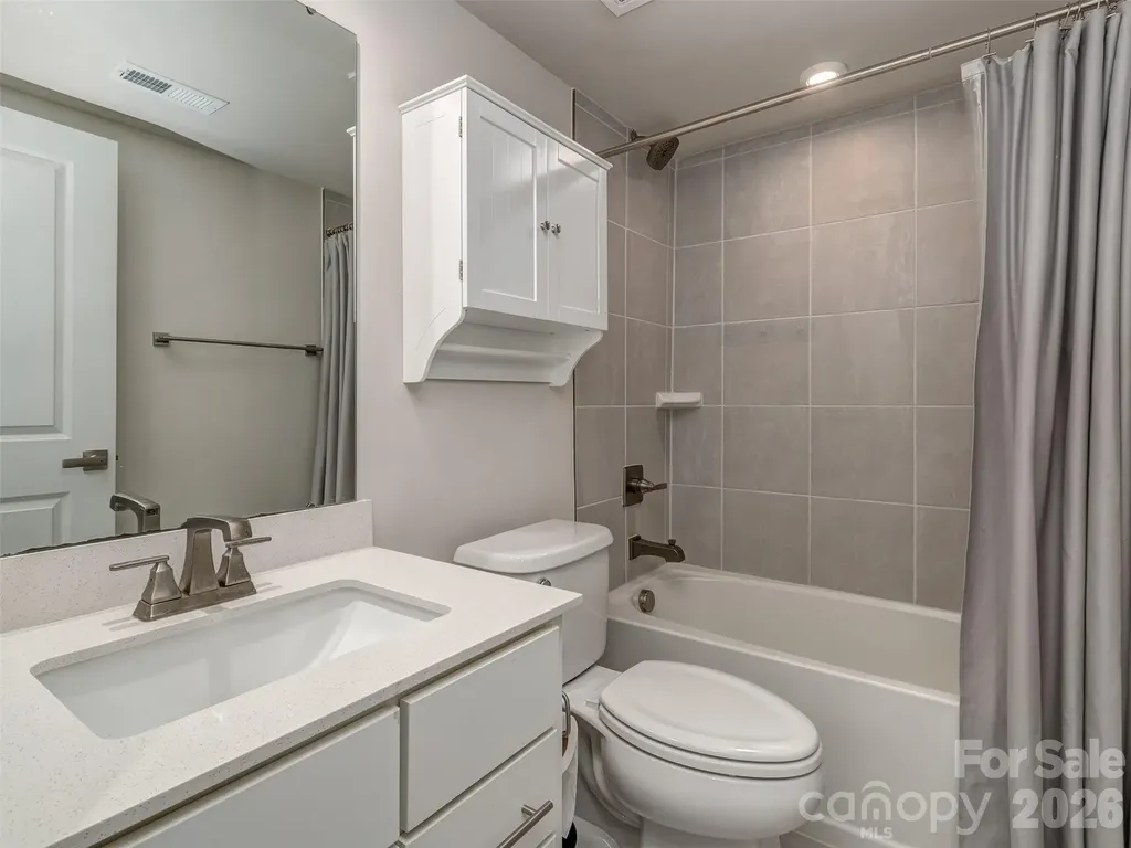 1033 Simcoe Lane Charlotte NC 28217
