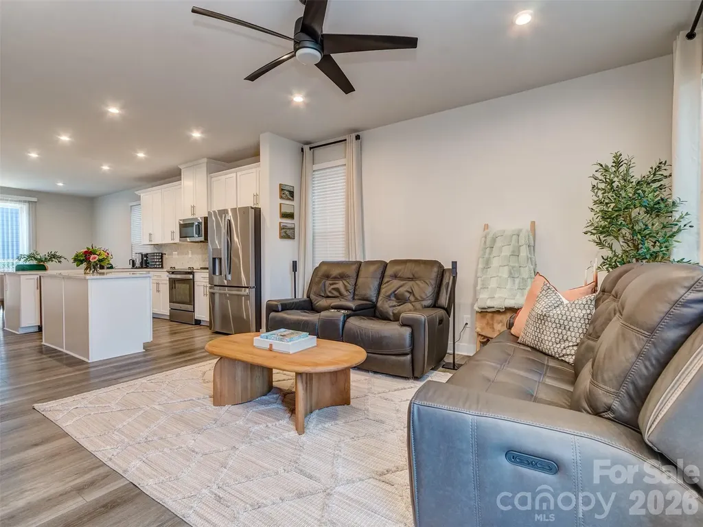 1033 Simcoe Lane Charlotte NC 28217