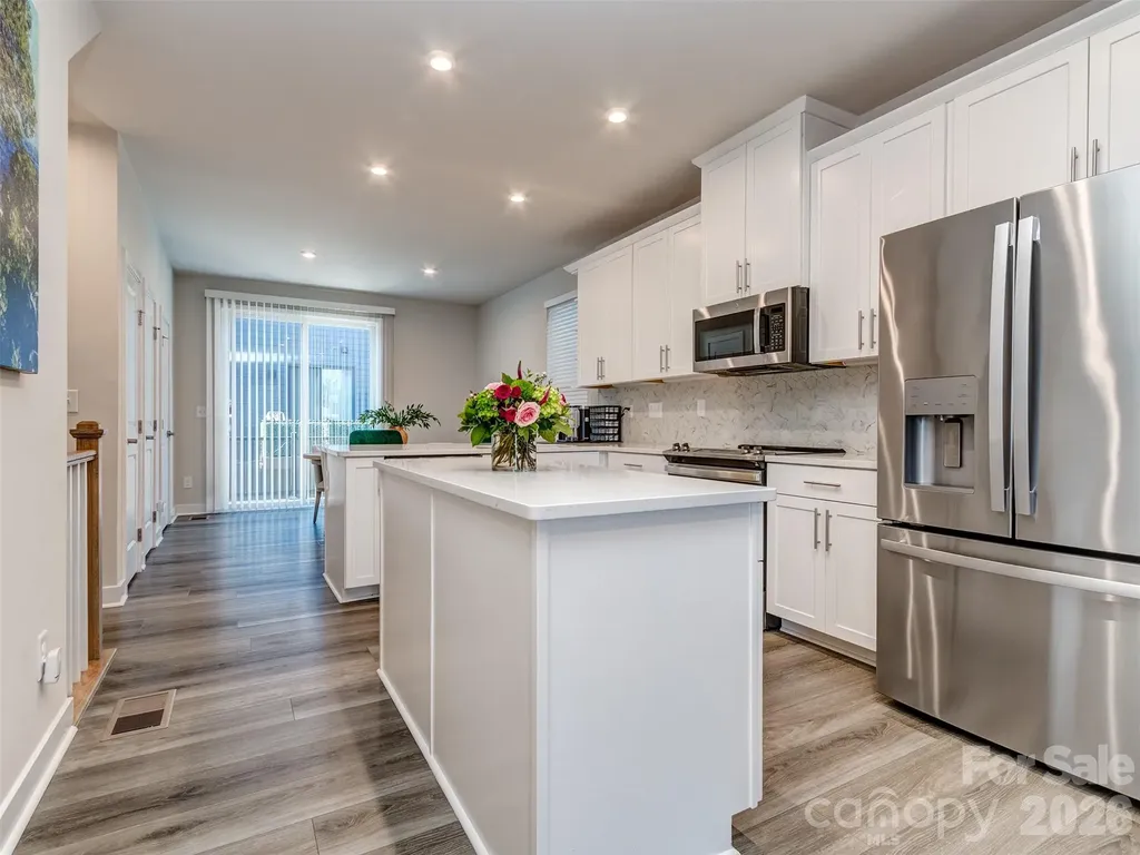 1033 Simcoe Lane Charlotte NC 28217