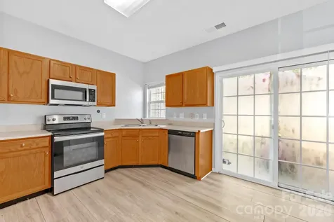 2823 Summergrove Court Matthews NC 28105