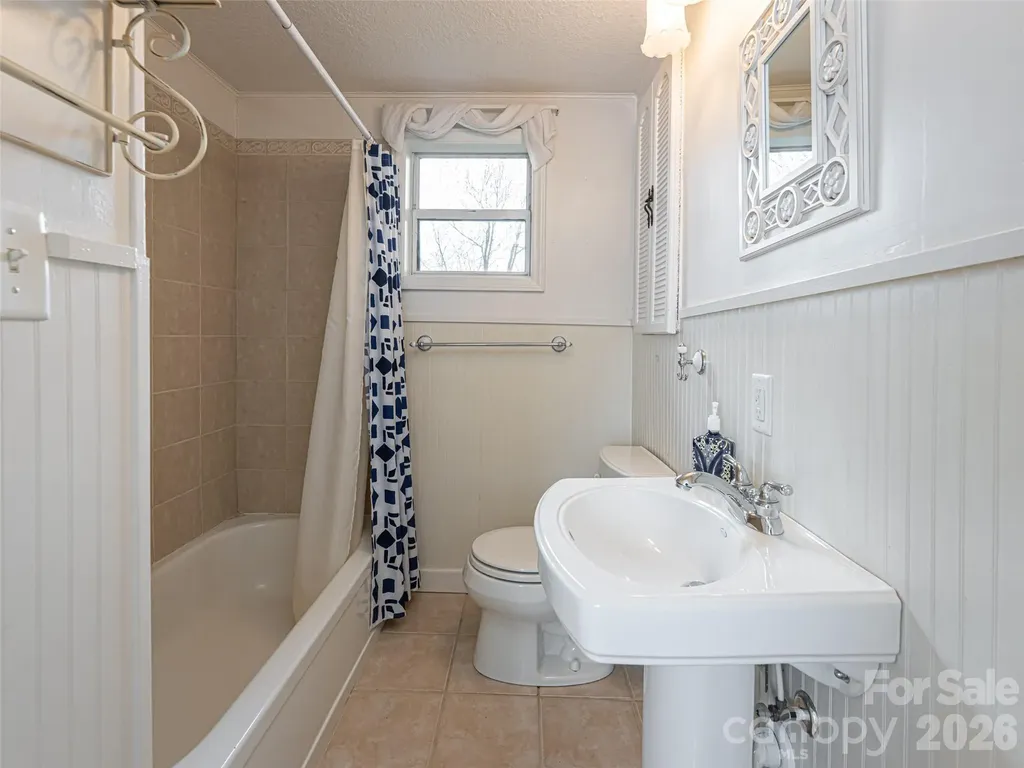 113 5th Street Black Mountain NC 28711