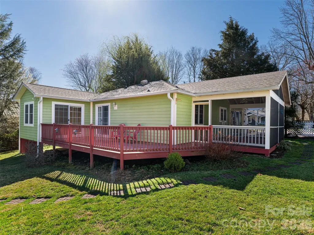 113 5th Street Black Mountain NC 28711