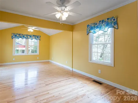 113 5th Street Black Mountain NC 28711