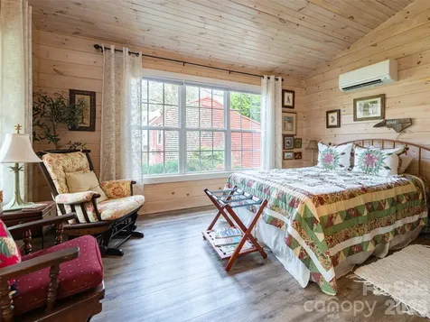 113 5th Street Black Mountain NC 28711