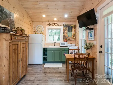 113 5th Street Black Mountain NC 28711