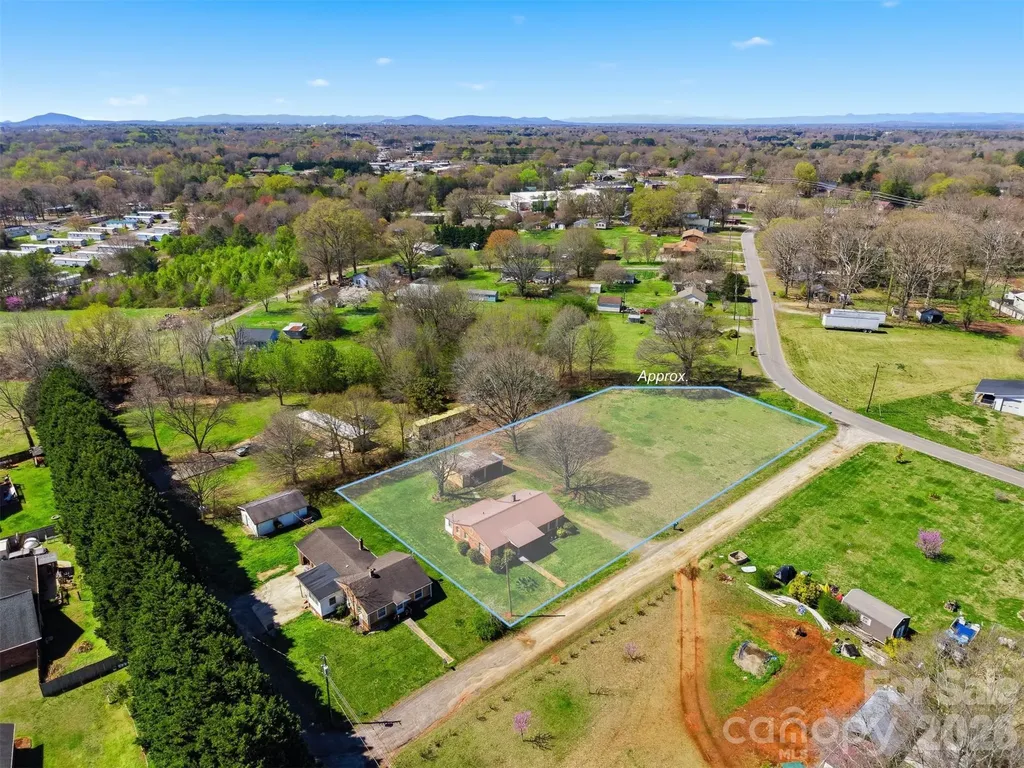 2421 35th Street Court NE Hickory NC 28601