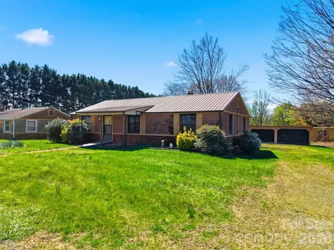 2421 35th Street Court NE Hickory NC 28601
