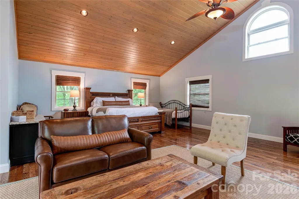 97 Circle E Ranch Road Burnsville NC 28714