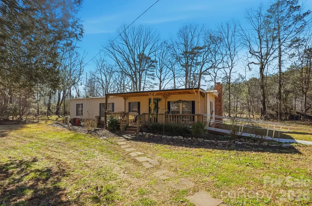 343 Carr Road Dallas NC 28034