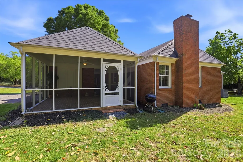 1406 Lakeview Drive Monroe NC 28112
