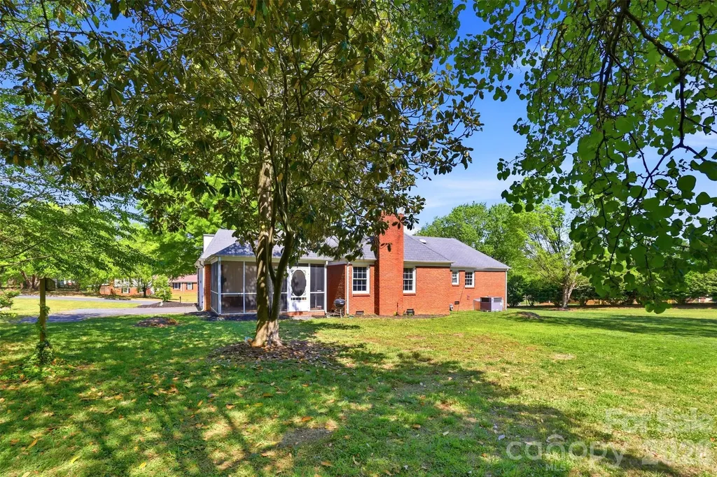 1406 Lakeview Drive Monroe NC 28112