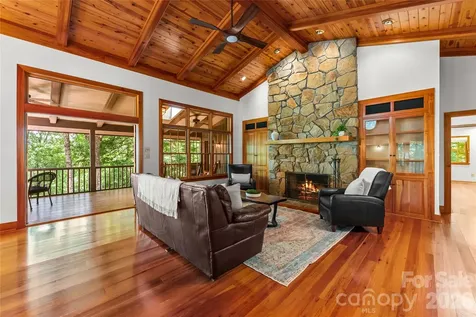 287 Dvdisdi Court Brevard NC 28712