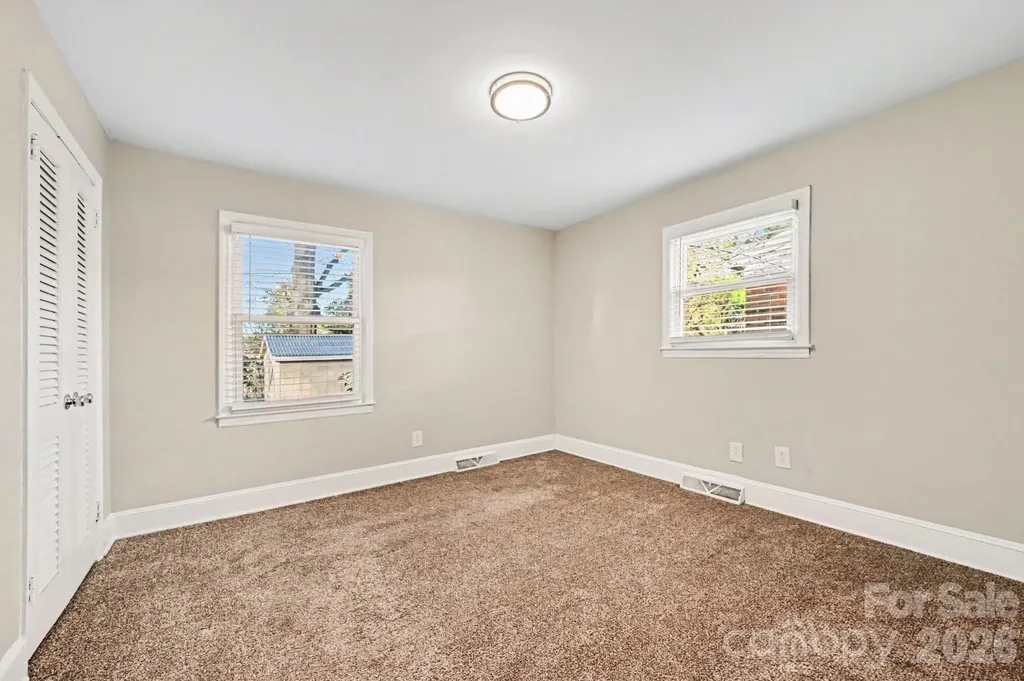 4726 Holbrook Drive Charlotte NC 28212