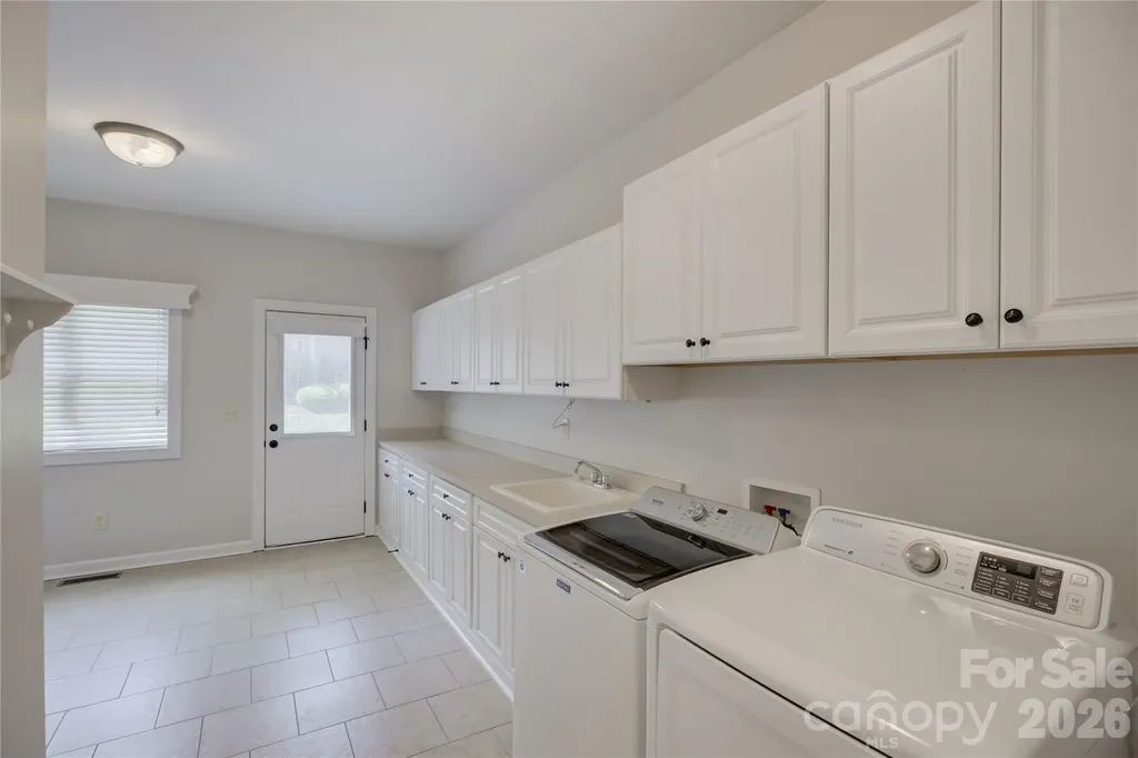 13017 Avila Court Charlotte NC 28278