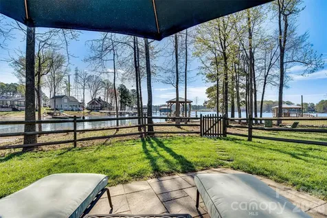 6511 Songbird Lane Denver NC 28037